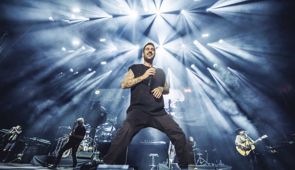 Melendi en directo - Foto @javierbragado @xavitorrentphoto